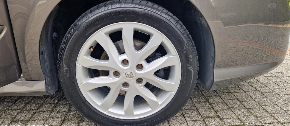 Renault Laguna cena 22699 przebieg: 214000, rok produkcji 2010 z Zielona Góra małe 379